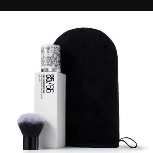 IL MAKIAGE Hydrating Sun Foam with Black and Silver Packaging - Picture 3 of 4